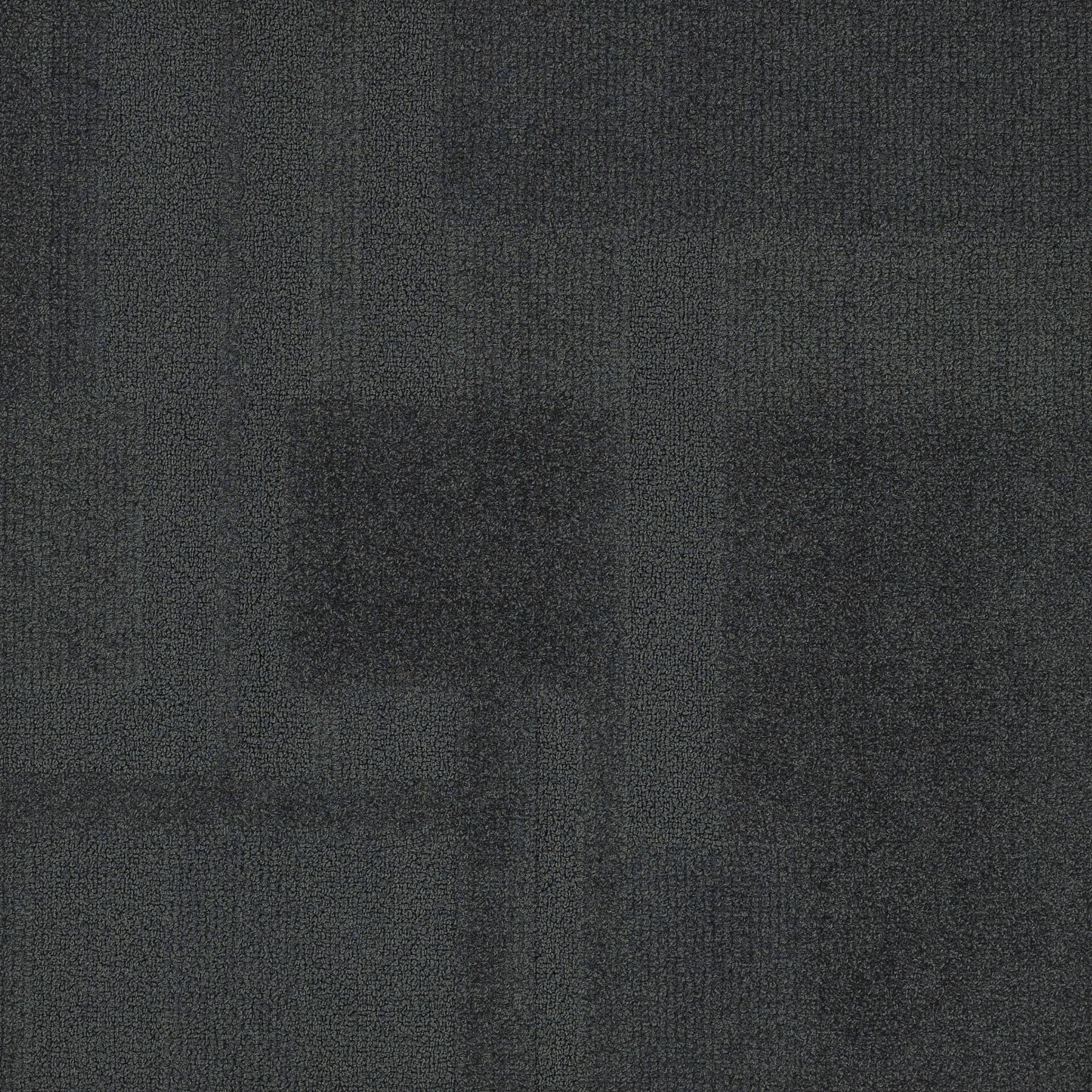 Vivid 202 - Kohl Doll